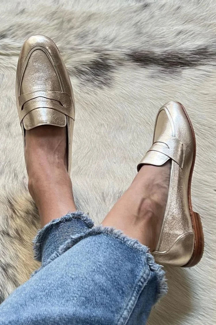 Glanzende lichtgouden mocassin