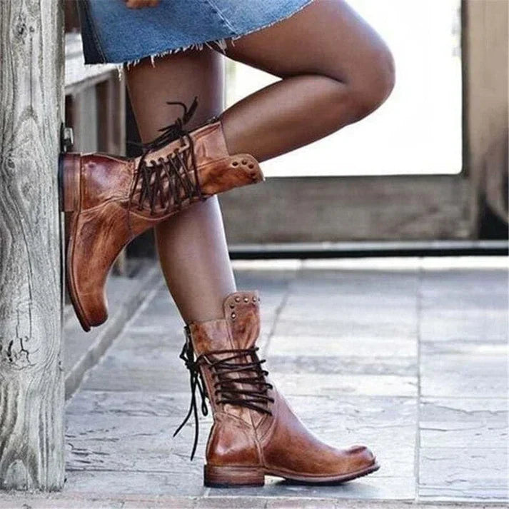 Veterlaarsjes met studs details