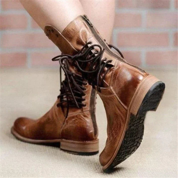 Veterlaarsjes met studs details