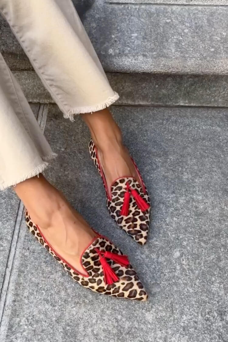 Puntige mocassins met franjedetails