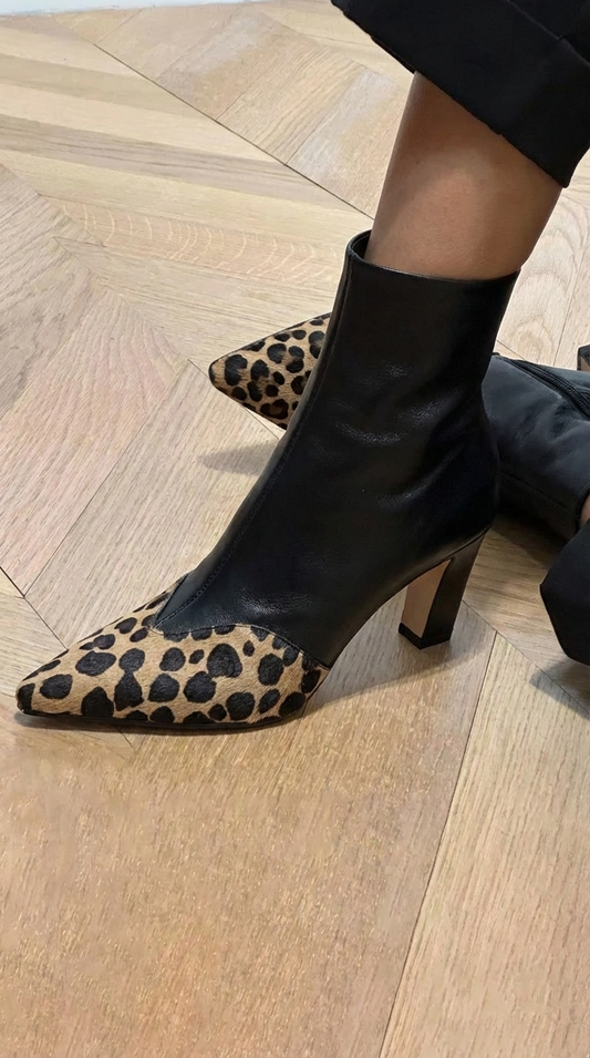 Enkellaarsje met animalprint punt